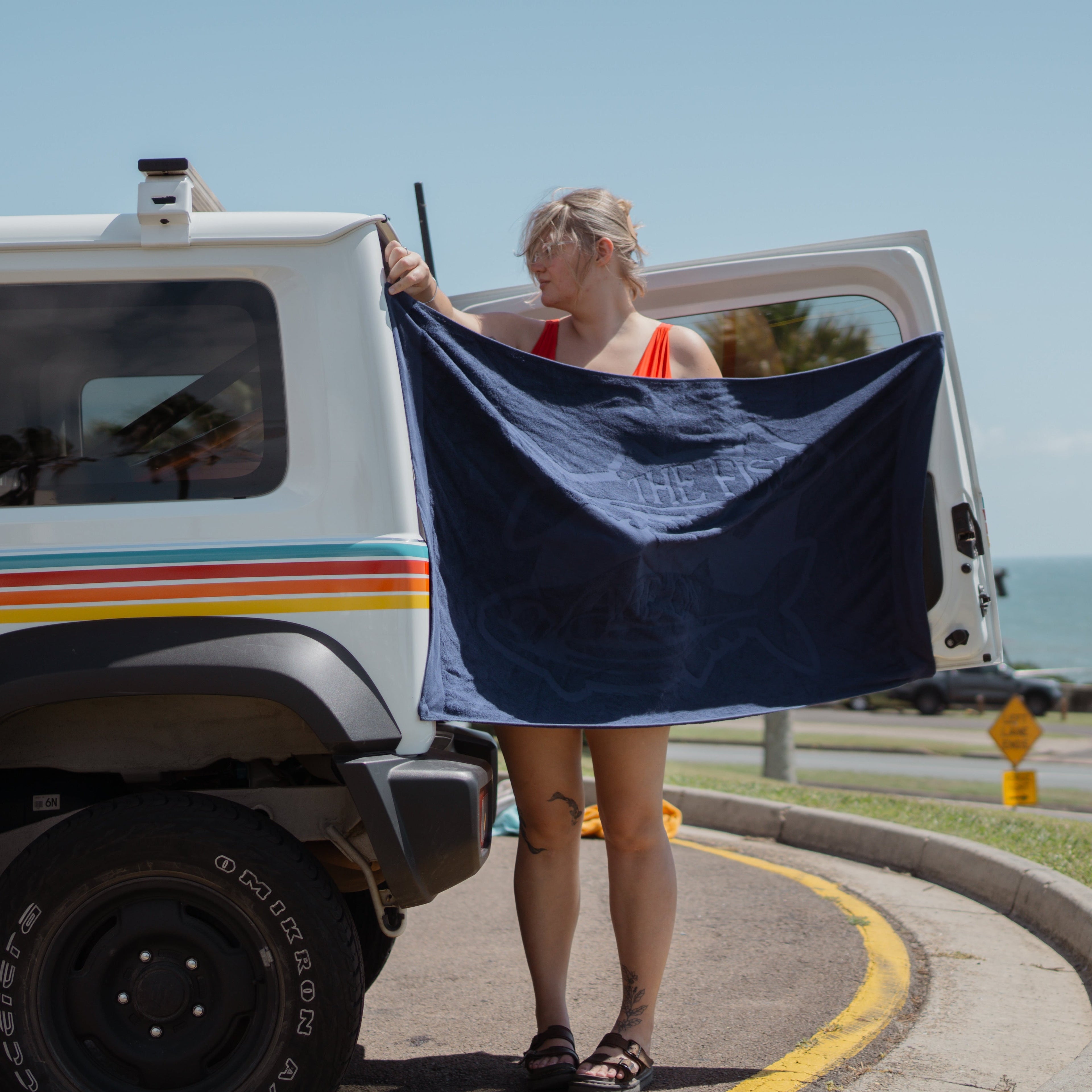 Create an Instant Hands-Free Change Room on the Side of Your Rig